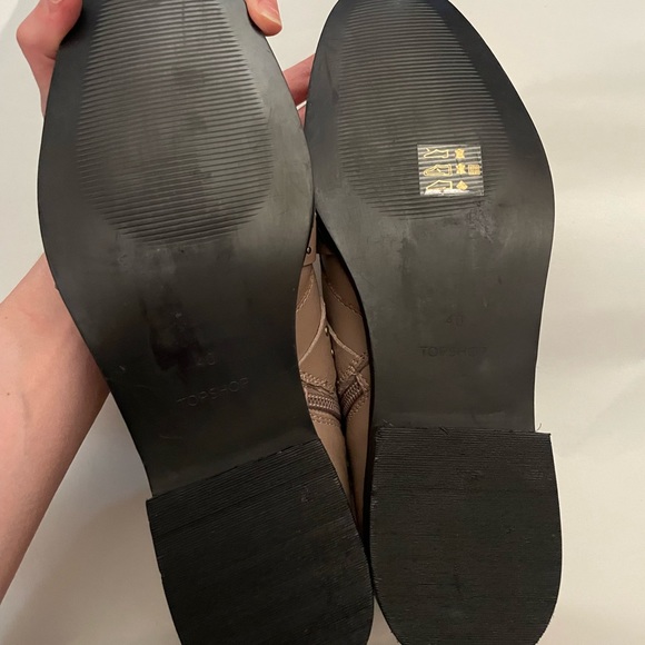 TOPSHOP NWOT Taupe Gray Tan Studded Buckle Amelia Paige Combat Boots Booties 40 - Picture 11 of 11